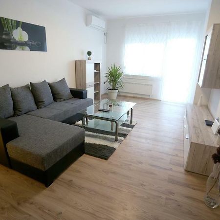 Apartman Tara ซาเกร็บ ภายนอก รูปภาพ