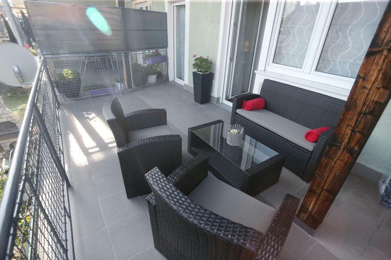 Apartman Tara ซาเกร็บ ภายนอก รูปภาพ