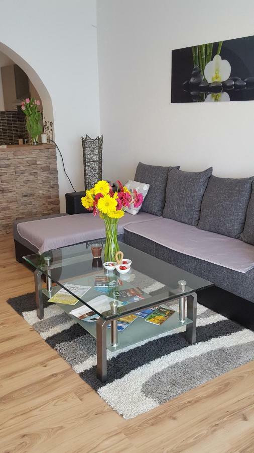 Apartman Tara ซาเกร็บ ภายนอก รูปภาพ